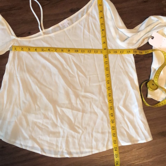 Leith One Shoulder Bell Sleeve Top Cream/Off white - Picture 7 of 7